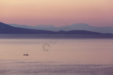 土耳其的湖美丽的山景图片