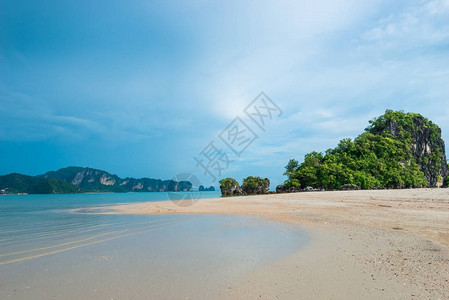 在大海风暴前美丽的海景图片