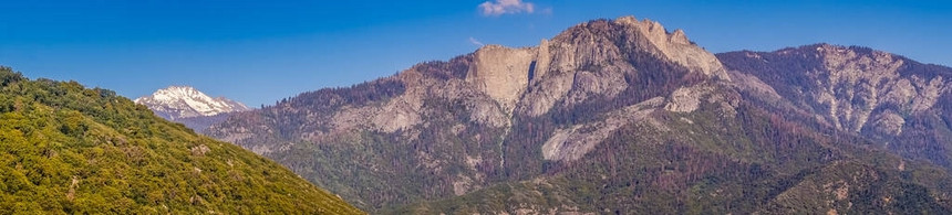 公园的山脉峡谷和森林图片