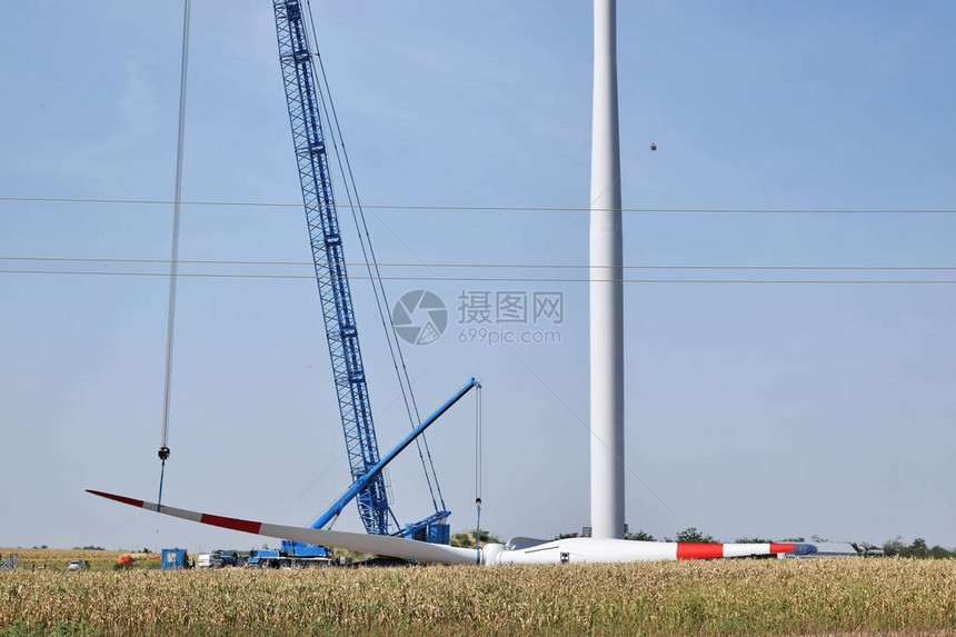 东欧的风力发电厂绿色能源图片