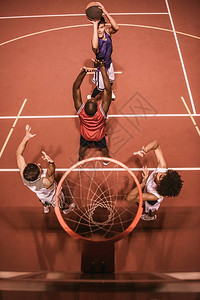 打篮球的人背景图片