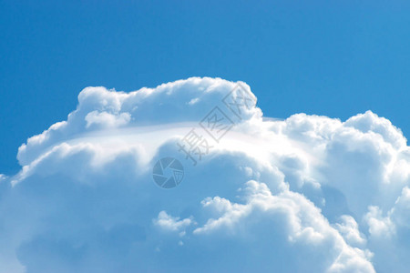 天堂云彩有蓝天背景图片