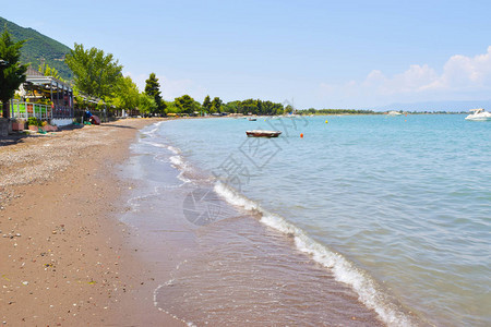 希腊爱琴海岸的沙滩Kamena图片