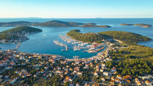 克罗地亚游艇俱乐部和Marina航空观察图片