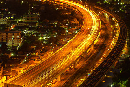 现代城市交通街夜灯高速公路夜间灯光小径图片