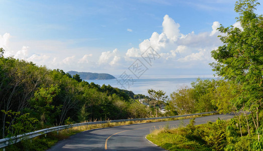 弯曲的山路通图片