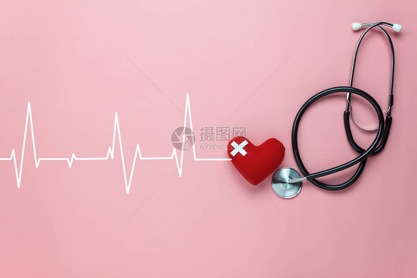 配件保健和医疗背景概念的桌面视图天线红心和听诊器在粉红色纸上设计心波医生在医院治疗和护理病图片