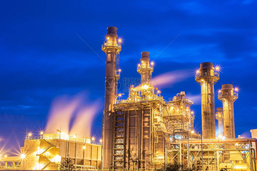 石油天然气工业炼油厂石油化工总厂日出与多云sk图片