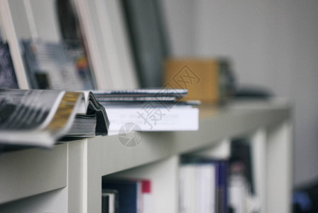 关于白架书架现代办公室选择焦高清图片