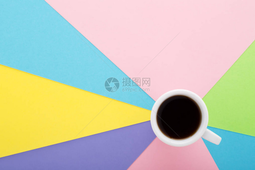 咖啡浓缩咖啡在白色杯子上柔和的彩色最小背景复制空间顶视图创意设计早晨黑图片