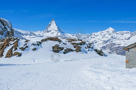 雪山的美景瑞士泽尔马特Ze图片