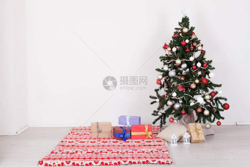 圣诞树带礼物图片