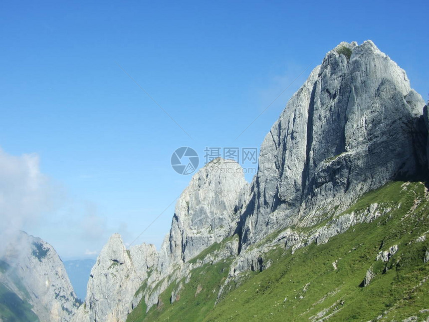 查看山体Alpstein中的Chruzberg峰图片