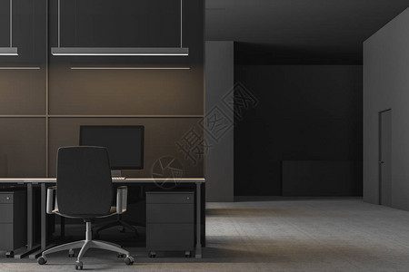 灰色和玻璃办公室的内部有混凝土地板浅色木制和灰色电脑桌黑色椅子和门附近的抽屉柜背景图片