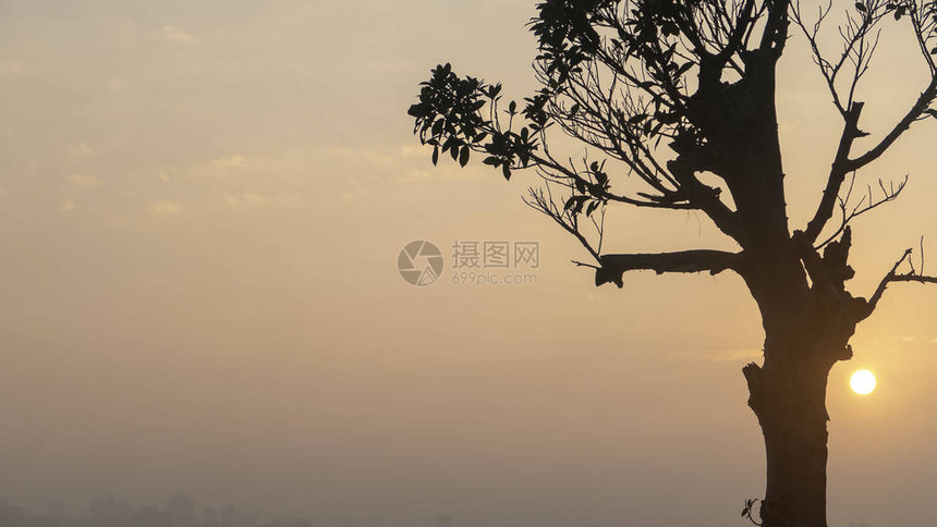 Tamsui河口以北的淡水地区以前称为Huwei每天日落时图片