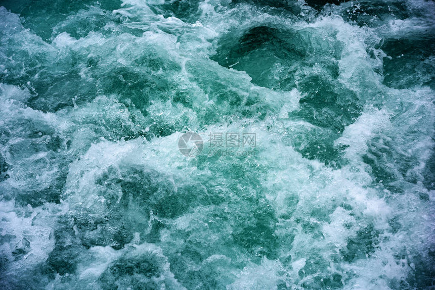 海上的水浪图片