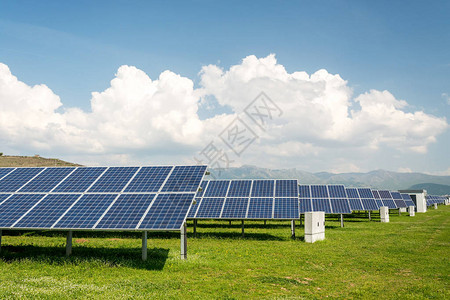 太阳能电池板光伏替代能源可持续资源的概念图片