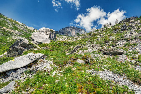 从Leukerbad到夏季Kandersteg的瑞士Gemmi通行图片