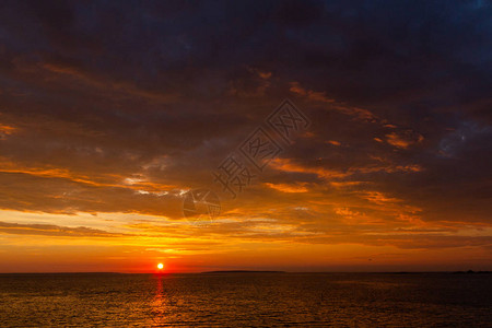 日落时的海景图片