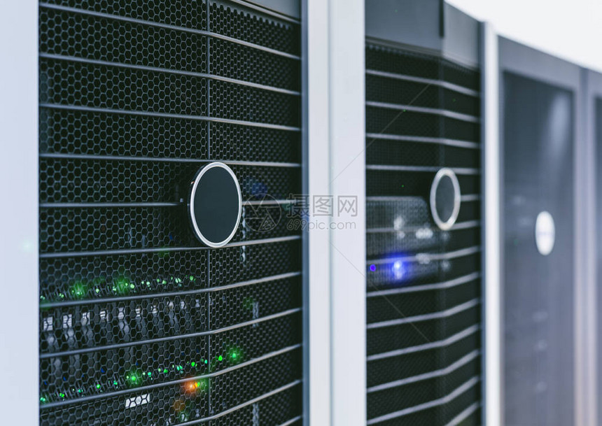 云服务数据中心服务器单位图片