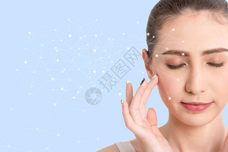 美丽的女人美容保健美容和水疗与面部跟踪技术和科学概念完美的新鲜皮肤隔图片