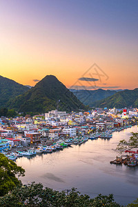 伊豆半斗静田日本城的天线在伊祖背景