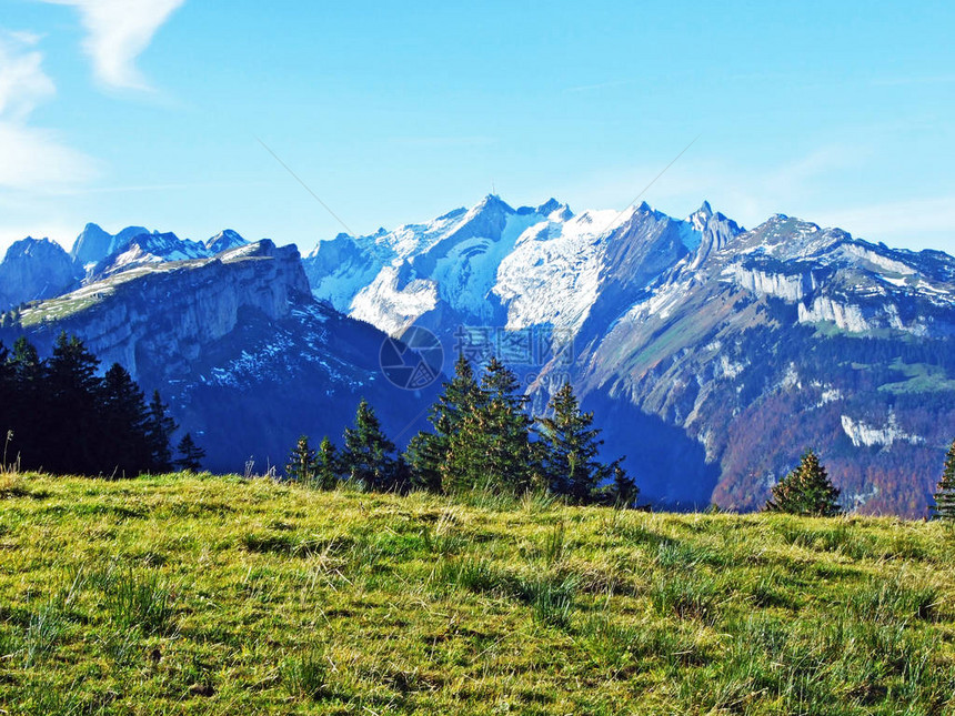 从Appenzellerland地区的Churfirsten高山脉看Alpstein山脉瑞士内阿彭策尔图片