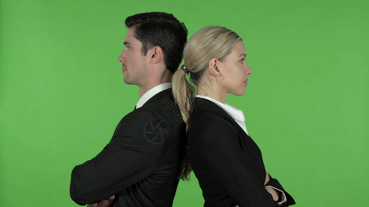 专业男女手交叉背对站立色度键图片
