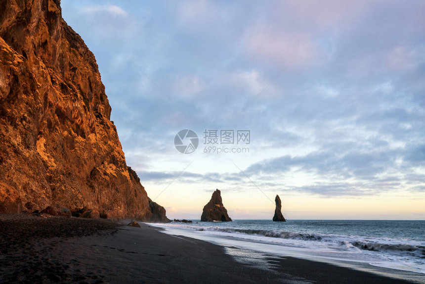 冰岛冬天巨怪手指岩石维克图片