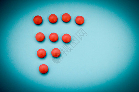 红回合医药物丸的形状是三角形或蓝底箭头的形状图片
