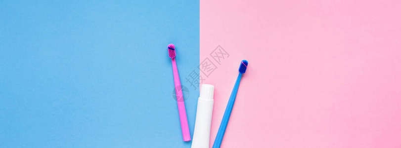 粉红色和蓝色背景的牙齿卫生和口腔牙科护理产品图片