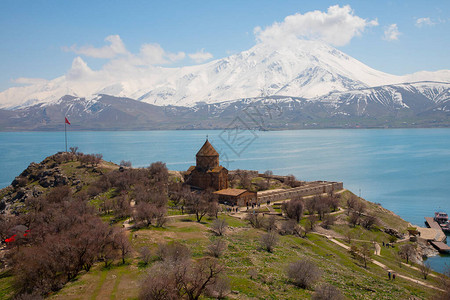 土耳其Akdamar岛的亚美尼亚圣十字教堂图片