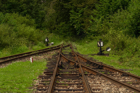 波兰Balnica山丘站的窄量表铁路图片