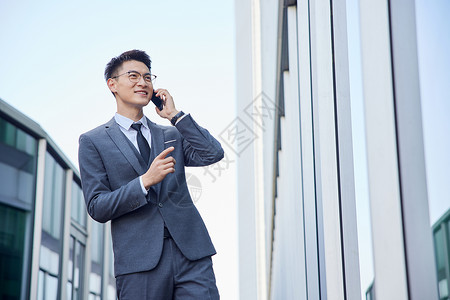 职场精英电话交流背景图片