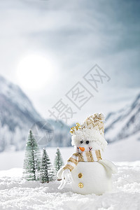 雪地上的可爱冬日雪人高清图片