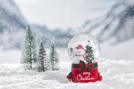 精致水晶球礼物冬季圣诞水晶球静物背景