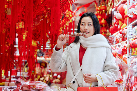 寒冬腊月美食年中国风插画吃糖葫芦的春节女性形象背景