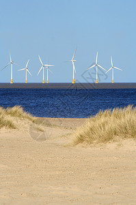 诺福克海岸附近的涡轮机图片
