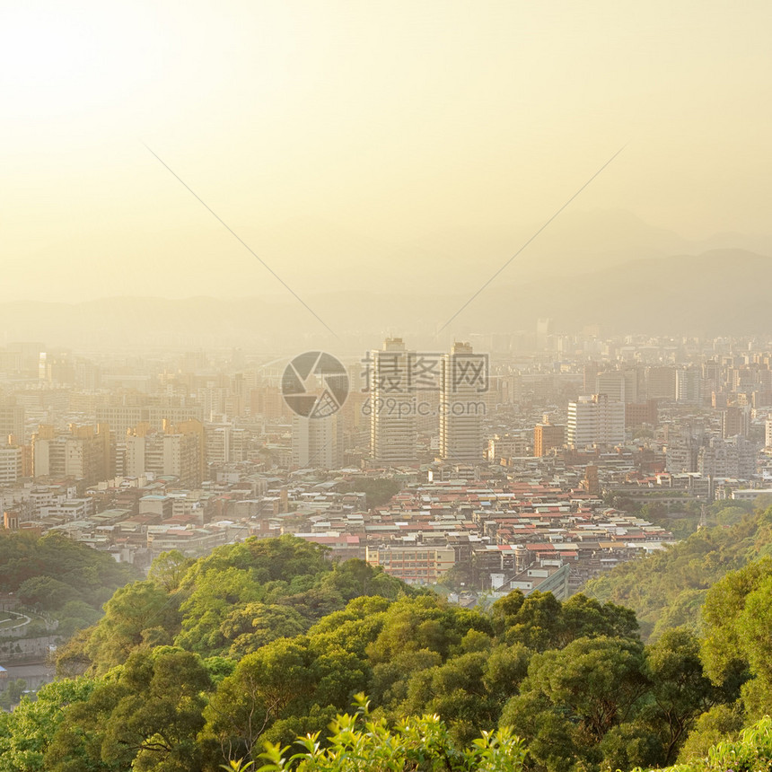 亚洲台北湾现代城市日落的城市风景图片