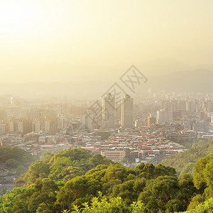 亚洲台北湾现代城市日落的城市风景图片