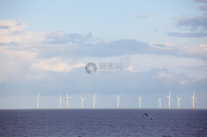 风力发电站海中风力涡轮图片