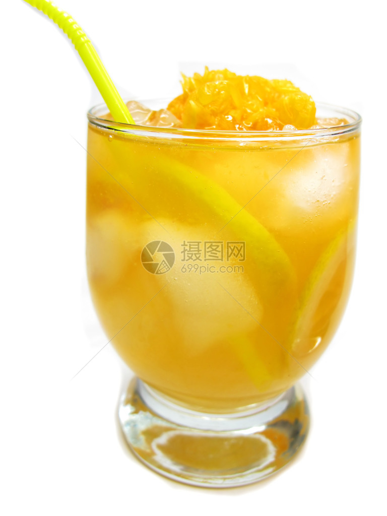 黄色水果宾治鸡尾酒饮料用柠檬和冰图片