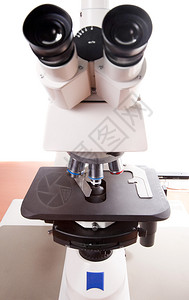 研究实验室的光学显微镜图片