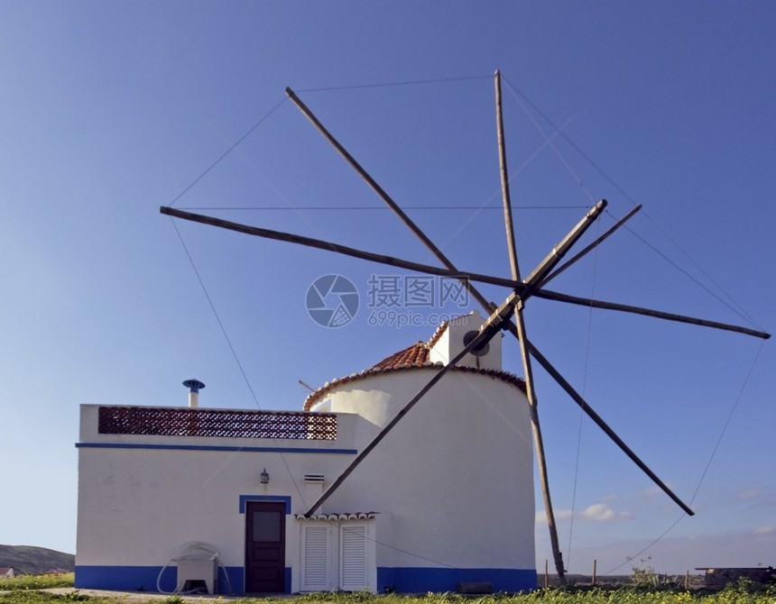 传统葡萄牙风车图片