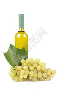 白葡萄和白葡萄酒瓶在白图片