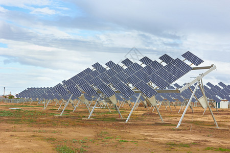 在领域的太阳能发电站背景图片