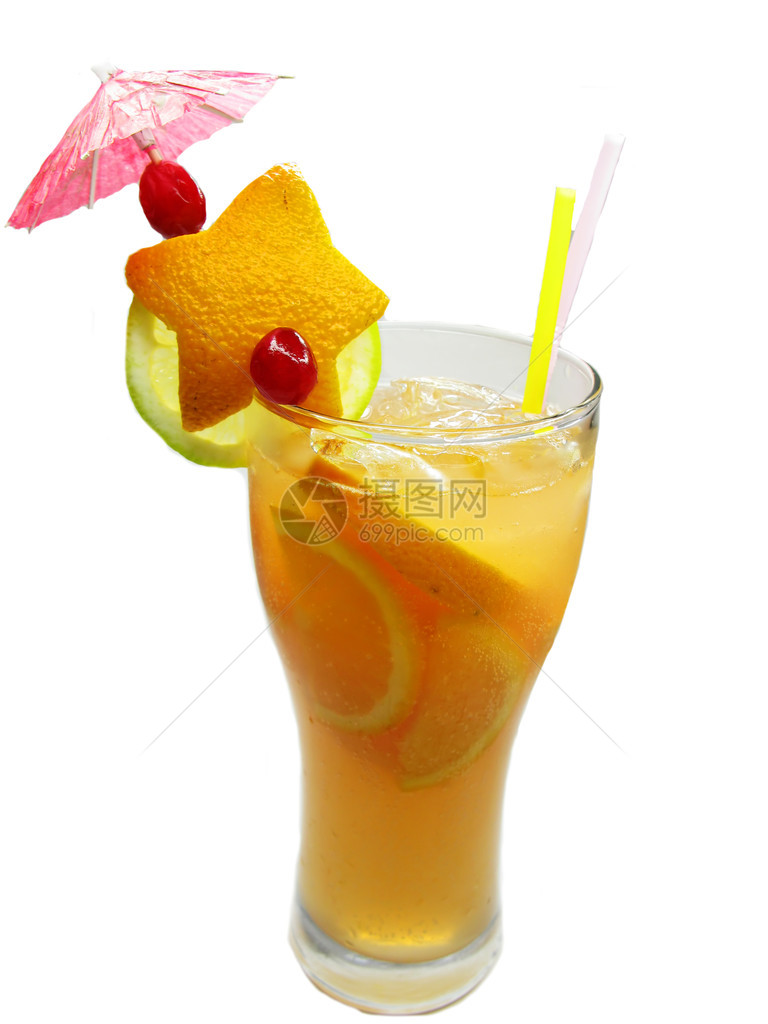 红色水果宾治鸡尾酒饮料用樱桃柠檬和冰图片