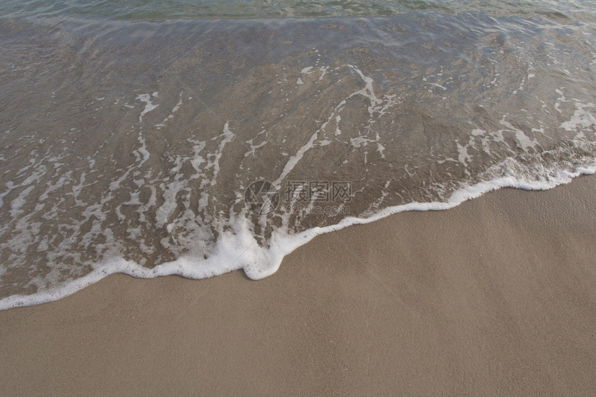 沙滩的波浪图片