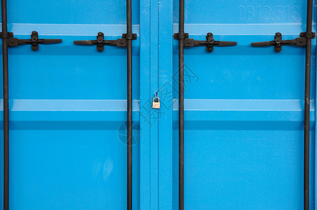 蓝色仓库大门从外面锁着图片