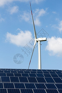 风能涡轮机和一些太阳能电池板用于图片